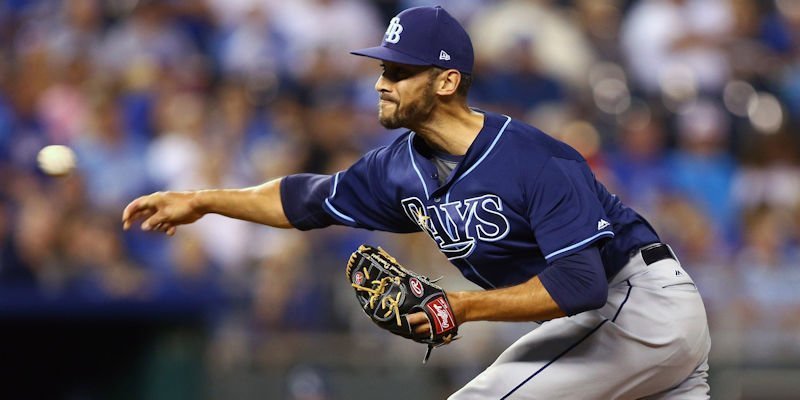 It's official: Cubs sign righty reliever