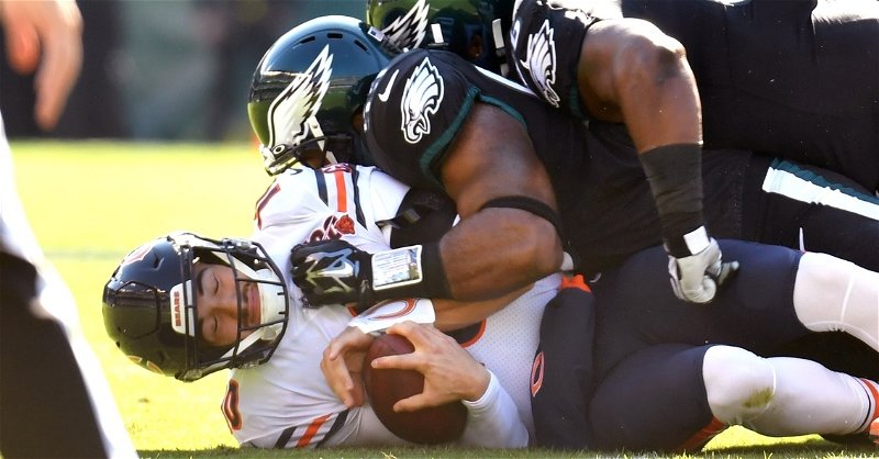 Sluggish Bears drop fourth straight with loss to Eagles