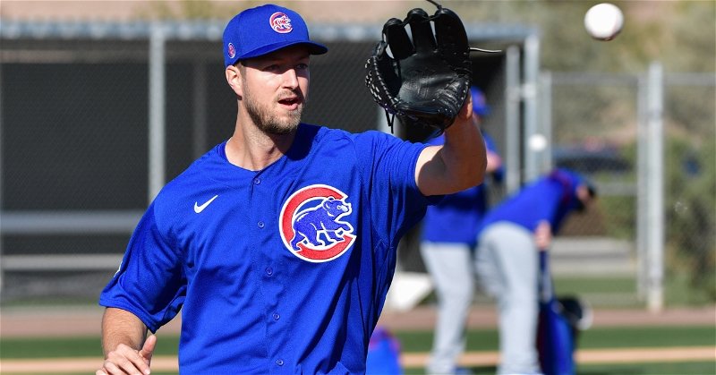 Cubs recall Colin Rea, option righty