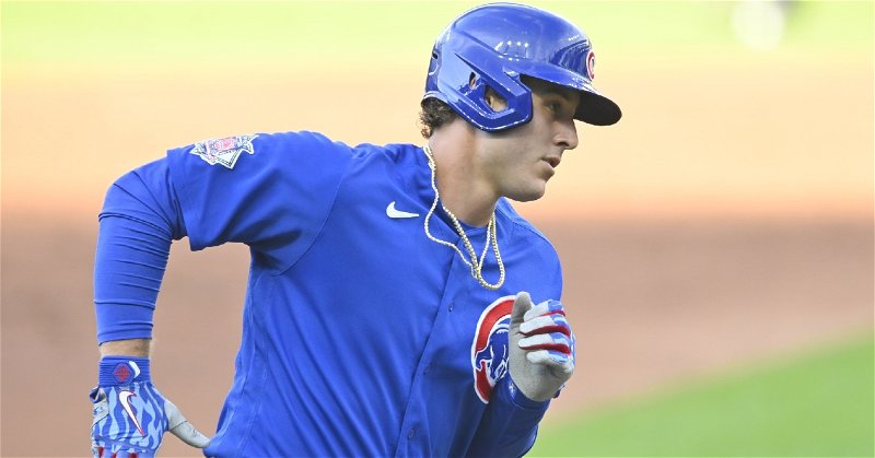 Anthony Rizzo shows off his bling as Cubs sweep Tribe