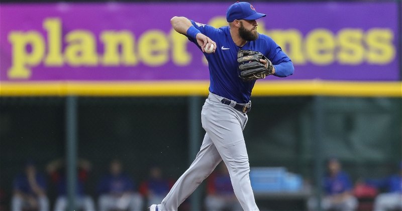 David Bote made a stellar defensive play featuring a barehanded grab of a ground ball. (Credit: Katie Stratman-USA TODAY Sports)