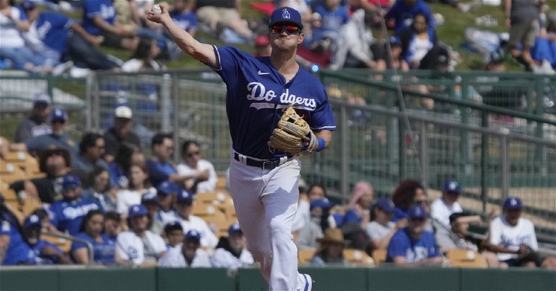 It's official: Cubs acquire Dodgers infielder Zach McKinstry for veteran reliever