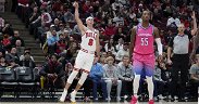Bulls inch closer to playoff spot with blowout win over Wizards