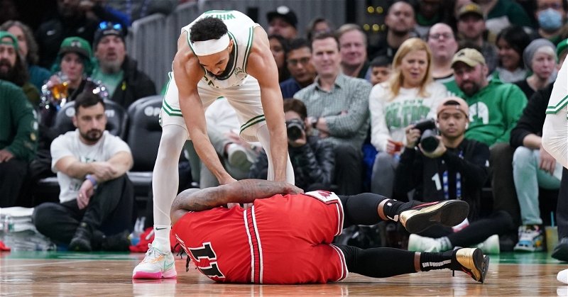 DeMar DeRozan injured in loss to Celtics