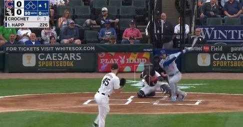 WATCH: Ian Happ leads off game with homer against White Sox