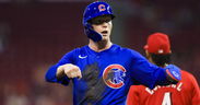 Cubs collect 17 hits in blowout win over Reds