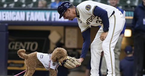 Cubs add former Brewers coach as new third base coach