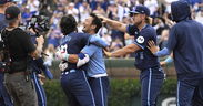 Suzuki walks it off in extras over Blue Jays