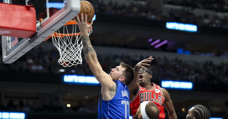 Mavericks roll past Bulls for blowout win