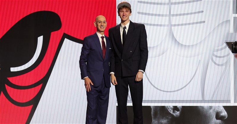 Bulls select Chicago native with 11th overall pick