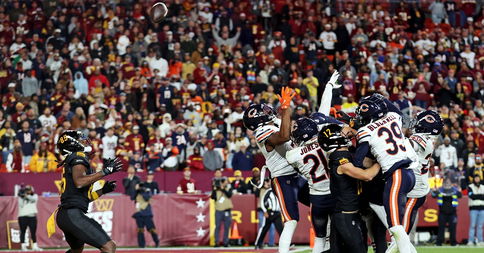 Commanders defeat Bears with last-second Hail Mary