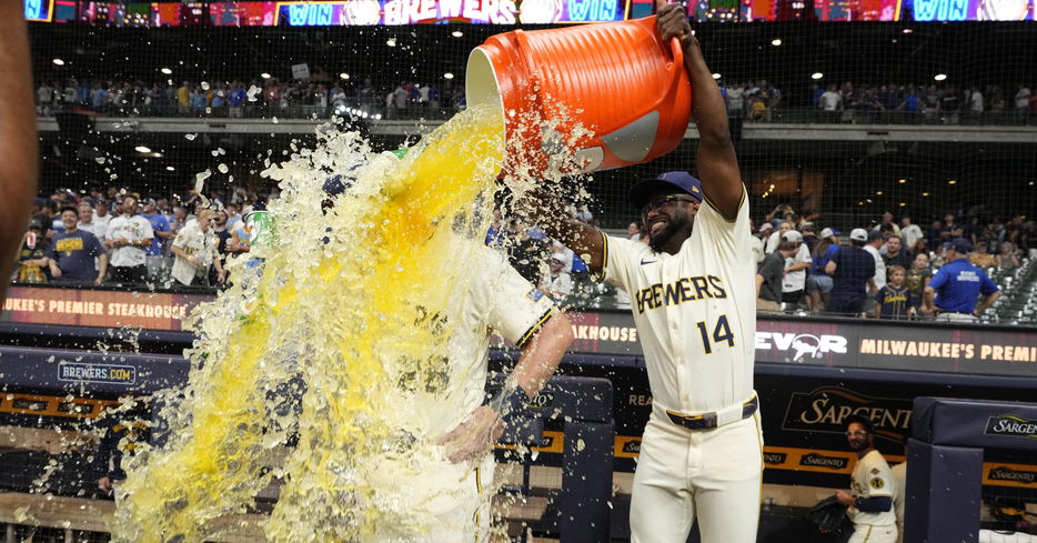 Game Recap: Cubs fall flat as Brewers take series