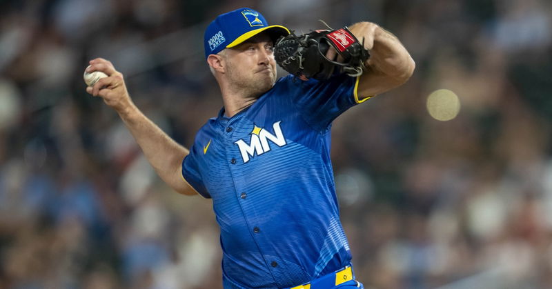 Cubs add veteran pitcher Trevor Richards