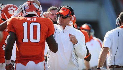 Chad Morris agrees to new contract