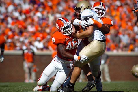 Venables' simpler scheme frees linebackers up to make plays