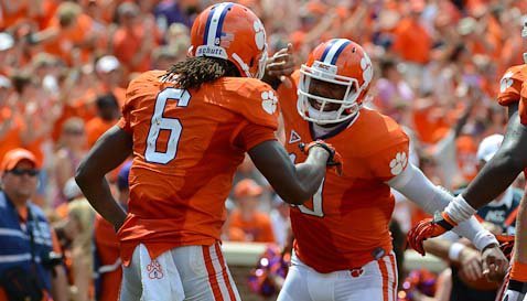 Clemson offense almost perfect in first half