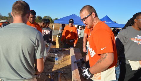 Tigers pitch in to help Habitat for Humanity 