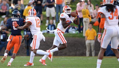 Kearse comes up big for Clemson defense with interception and forced fumble