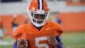 Former Clemson WR signs with Texans