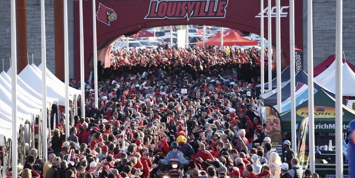 Louisville DE says Tigers can expect some 