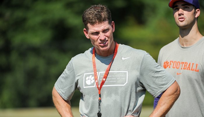 Venables vs. Petrino? Brent doesn't see it that way 