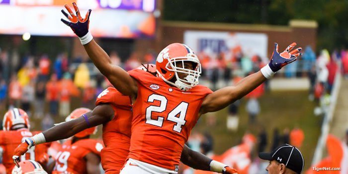 Clemson stays put in latest Coaches Poll