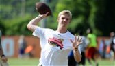 Big crowds, top prospects highlight Saturday morning session of Swinney camp 