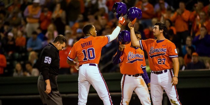 Tigers move up in latest Baseball Polls