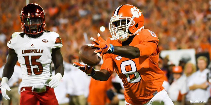 Clemson stays in Top 3 of latest AP Poll