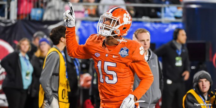 Former Clemson safety signs contract with Colts