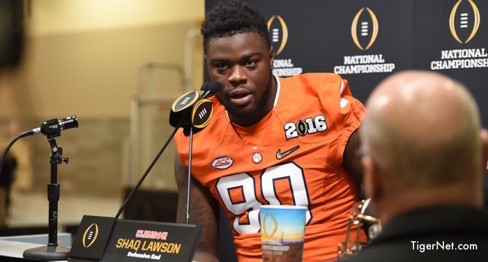 Report: Lawson's shoulder flagged at NFL combine