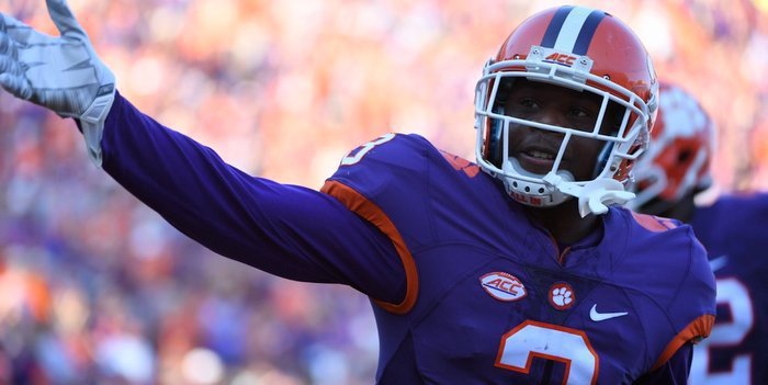 Clemson jumps up in latest AP Poll