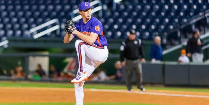 Clemson RHP signs with the Mariners