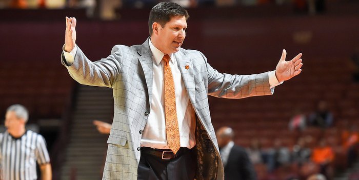 Brad Brownell's contract extended through 2021