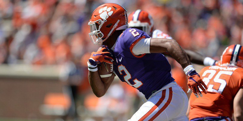 Clemson junior Kelly Bryant connected on 28 and 40-yard touchdowns Saturday.