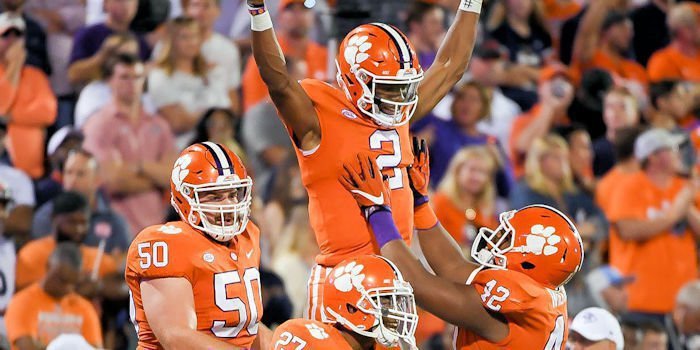 Clemson moves to No. 1 in latest Playoff rankings