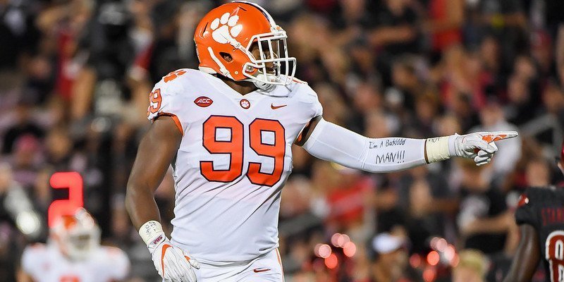 Clelin Ferrell says Waffle House incident changed his perception of Gamecock fans