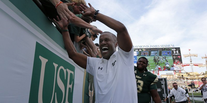 Taggart celebrates with South Florida fans. (Photo by Kim Klement, USAT)