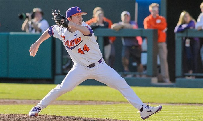Clemson RHP signs with Mets