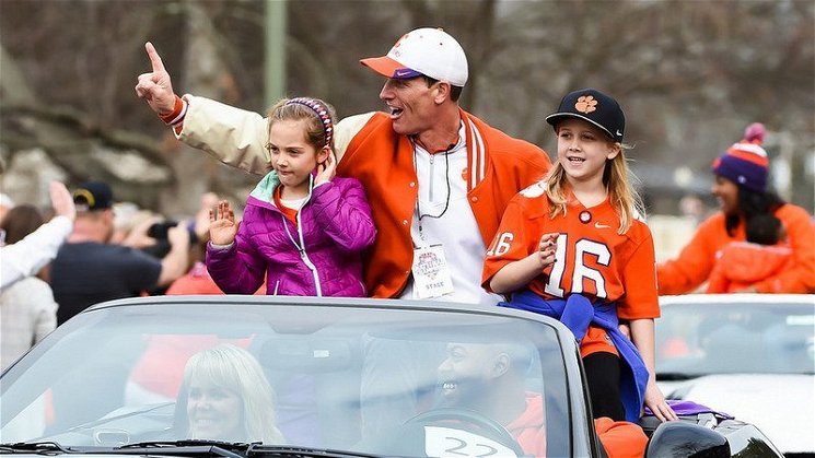 Football Dad: Venables' daughter wants to play linebacker for the Seahawks