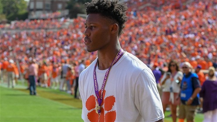 Top Clemson WR target making his mark with new school