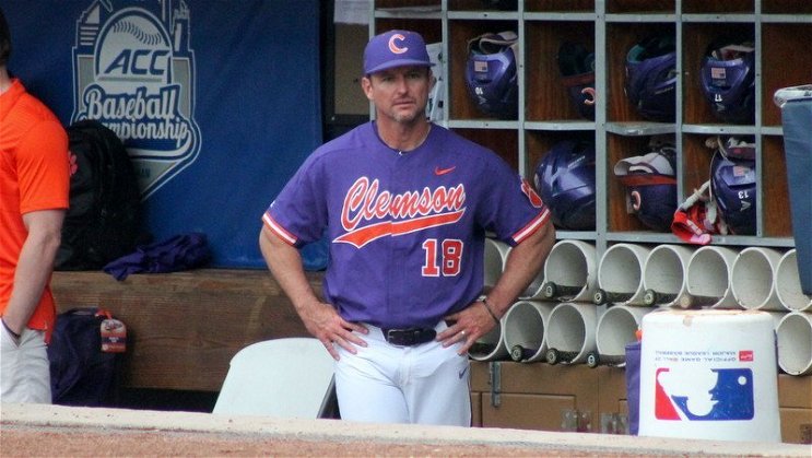 Lee announces injury for Clemson catcher