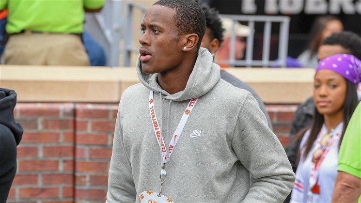 Clemson making a move for 4-star wide receiver