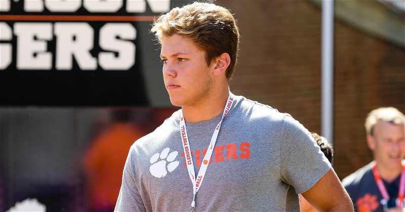 Clemson coaches keeping in contact with 5-star Pennsylvania lineman