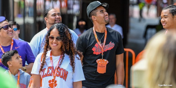 Nipsey Hussle and Fried Green Tomatoes: Nation's No. 1 QB breaks down Clemson visit