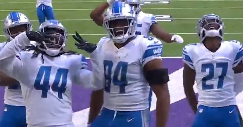 Bryant and his teammates were happy after the block