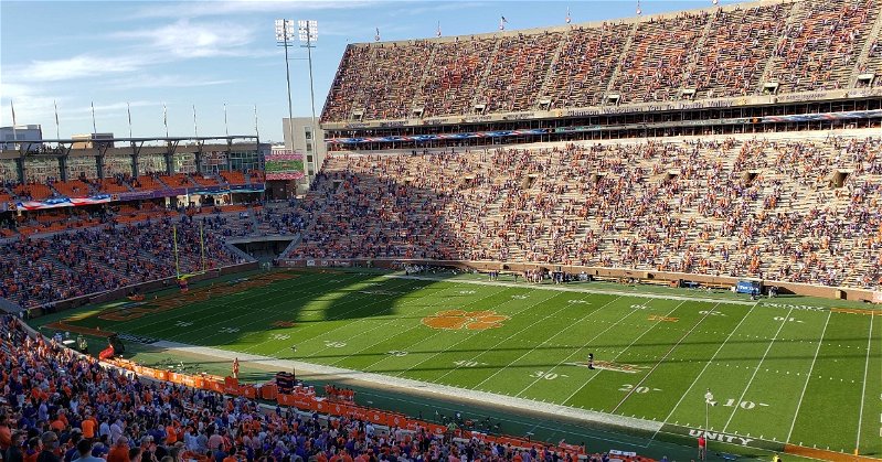 Pittsburgh vs Clemson: Live Blog and Twitter Reactions