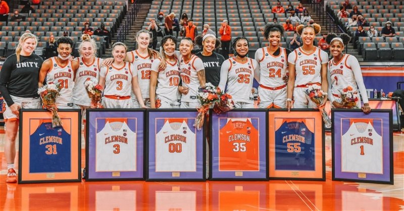 It was senior day for the Lady Tigers (Photo: Clemson Women's Basketball Twitter)