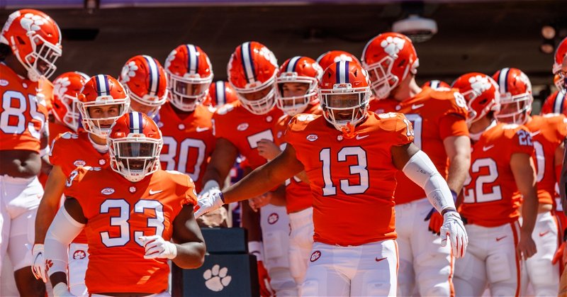 Clemson's defensive line should be dominant in 2022.