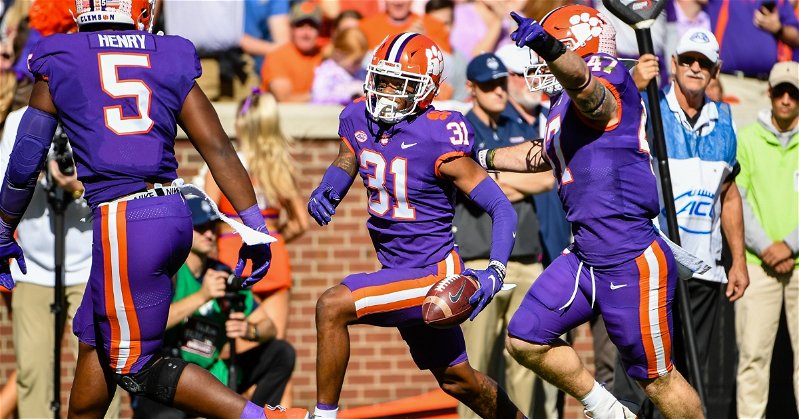 Venables sees defense respond with 'determined spirit' after his challenge